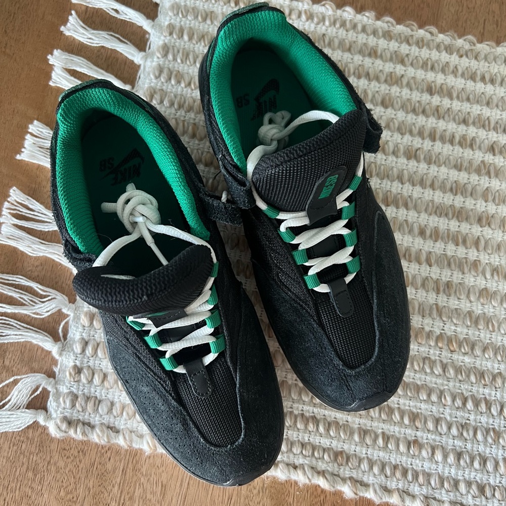 Nike SB Vertebrae Women’s Skate Shoes Black Malachite Summit White New - Picture 6 of 14